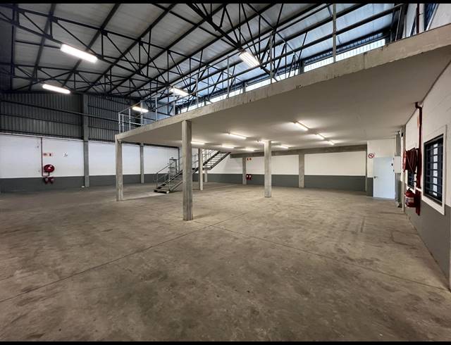 549M² WAREHOUSE TO LET IN MATROOSFONTEIN